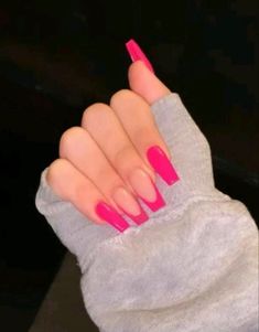 Fuscia Nails Design, Fiusha Nails, Nails Rosa Barbie, French Fucsia, Summer Nails Inspo 2024, Barbie Pink Nails With Design, Nails Fucsia, Fucsia Nails, Pink Barbie Nails