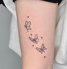 Lined Butterfly Tattoo | Insect Temporary Tattoo | Fake Tattoo Lined Butterfly Tattoo, Miniature Tattoos, Tato Minimal, Tato Henna, Chic Tattoo, Small Pretty Tattoos, Petite Tattoos, Tattoos Geometric, Cute Tiny Tattoos