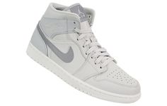 Nike Air Jordan 1 Mid SE Light Bone Reflective Silver 852542-003 Jordan 11 Women, Vapour Max Nike, Nike Sacai, Low Air Jordan 1, Air Jordan 1 Mid Se, Nike Air Jordan 1 Mid, Womens Air Jordans, Air Jordan 6, Air Jordan 5