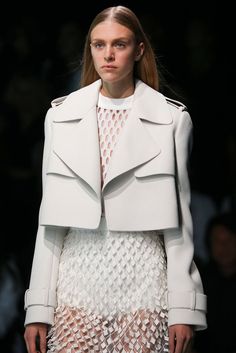 Spring 2015 Ready-to-Wear - Balenciaga Balenciaga Spring, Sculptural Fashion, Power Dressing, 2015 Fashion, Crop Jacket, Fashion Details, Runway Fashion, Christian Dior, Fashion Blog