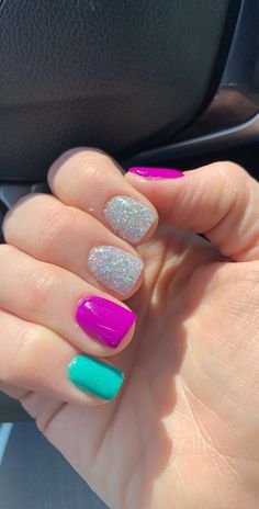 Spring Color Nails Dip, Spring Hard Gel Nails, Blue And Green Dip Nails, Spring Nails Solid Color Dip, Short Nails For The Beach, Spring Nails 2023 Dip Powder, Dip Powder Nail Inspiration, Fun Nails Winter, Bright Summer Dip Nails