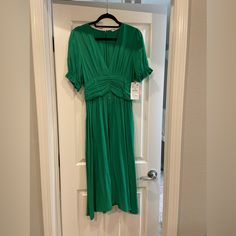 Brand New Zara Dress Green Rayon Midi Dress, Green Rayon Midi Length Dress, Green Maxi Dress With Short Sleeves For Date Night, Green Short Sleeve Maxi Dress For Date Night, Green A-line Midi Dress With Ruched Detail, Green Ruched A-line Midi Dress, Green Knee-length Rayon Dress, Green Rayon Knee-length Dress, Zara Green A-line Maxi Dress