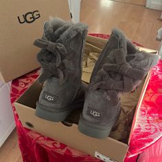 Nice Grey Barely Used Ugg Boots Size 7 Grey Uggs, Pretty Sneakers, Xmas Wishlist, Swag Shoes, Womens Uggs, Winter Rain, Ugg Shoes, Ugg Boots, Sneaker Head