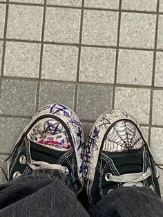 Doodle Shoes, Diy Converse, Alt Shoes, Custom Converse Shoes, Grunge Shoes, Converse Aesthetic, Custom Sneakers Diy