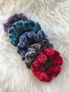 20 Crochet Scrunchie Patterns For Gift Giving20 Crochet Scrunchie Patterns For Gift Giving - All Sands Funky Hair Accessories, Bikinis Crochet, Velvet Scrunchie, Crochet Simple, Velvet Hair, Basic Crochet Stitches, Elastic Hair Ties, Crochet Patterns For Beginners