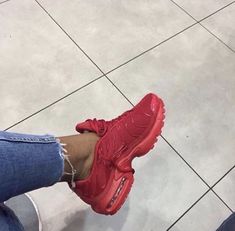 Nike Free Shoes, Nike Shoes Outlet, Red Sneakers, Nike Air Max Plus, Nike Roshe, Nike Shoes Women, Shoes Outlet, Nike Sneakers, Red Shoes