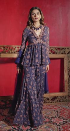 Latest Indian Wear 2023, Modern Sharara Designs, Plazo Set Design, Sharara Outfits Indian, Indian Fashion 2023, Modern Indian Outfits Classy, 2023 Indian Fashion Trends, Jump Suites Elegant, Boho Indian Outfits