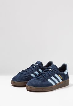 Men's Boot Liners, Spezial Adidas, Homecoming Shoes, Men's Adidas (men), Adidas Shoes Women, Adidas Spezial, Fancy Shoes, Clear Sky