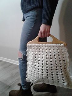 70s, White CROCHET & WOOD HANDLES Handbag | Crochet Market Bag | Crochet Tote Bag | Knit Tote Bag | Boho Top Handle Bag | Bohemian Purse | Winter Handbag, Macrame Handbag, Winter Handbags, Bohemian Purse, Vintage Macrame, Boho Knit, Knitting Tote Bag, Knitting Tote