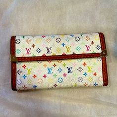 Authentic White Murakami Wallet. Showing Signs Of Wear. Collectors Piece At An Amazing Price Louis Vuitton White, Louis Vuitton Bags, White Bag, Louis Vuitton Bag, Wallets, Bag Lady, Louis Vuitton, Wallet, Signs