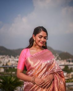 Light Pink Kanjivaram Soft Silk Saree With Blouse Piece Indian Wedding,Party Wear,Festive Designer Saree --------------------------------- S A R E E ● D E T A I L S --------------------------------- ● Petticoat : On request Extra Charges ●Febric : Kanjivaram Pure Soft Silk Handloom Saree ● Blouse : Matching Unstitched Piece ● Occasion : Wedding, Party, Festive, Function ● Includes : 1 Saree, 1 Blouse Piece ● Saree length : 5.5 meter ● Blouse piece : 0.8 meter ● Wash Instruction:- Dry Clean Only Premium quality Product with Fine Finishing 🎁 Gift for Women **If you want Stitched Blouse please check the Photos for the required measurements and Mention Your Blouse Measurements in Notes while placing an orders. Services- * Stitching service is available on customer demand. Please get in touch Silk Saree Celebrities, Mrunal Thakur Saree Look, Mrunal Thakur In Saree, Mrunal Thakur Saree, Pink Kanjeevaram Saree, Saree Colours, Gold Saree, Saree Styling, Reception Saree