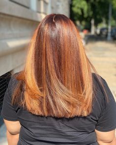 Brown And Ginger Ombre, Bold Natural Hair Color, Brown Color Hair Black Women, Red And Blonde Highlights On Black Women, Curly Hairstyles With Color, Ombre Brown Hair Black Women, Caramel And Copper Highlights, Level 4 Hair Color, 2 Color Hair Dye Ideas