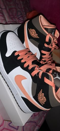 Air Jordan Shoes Aesthetic, Air Jordan 1s Aesthetic, Nike Air Jordans Girls, Aesthetic Nike Shoes Women, Snikers Shoes Girls Sneakers, Jordans For Women Aesthetic, His And Hers Matching Shoes, Nike Air Jordans Aesthetic, New Jordans 2023