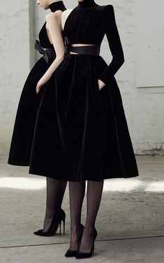 Kingsley Velvet One Sleeve Midi Dress by Alex Perry #ad Couture Dior, Wedding Dress Black, Fashion Paris, Alex Perry, Modesty Fashion, فستان سهرة, Midi Dress With Sleeves, 가을 패션