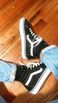 Black Vans High Tops Outfit, High Top Vans Aesthetic, Vans Old Skool High Top Outfit, Black High Top Vans Outfit, Hightop Vans Outfit, Vans High Tops Outfit, Van High Tops Outfit, Hightop Outfits, What To Wear With Vans