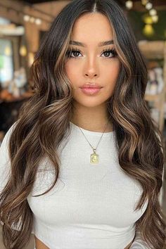 Rich Brunette with a Caramel Money Piece and face-framing Money Piece Hair, Garnier Hair Color, Balayage Hair Caramel, Black Hair Balayage, Brown Hair Looks, Brown Hair Inspo, Brunette Hair With Highlights, Money Piece, Balayage Hair Dark