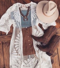 Sandals Design, Cowboy Outfit, Cute Cowgirl Outfits, Southern Outfits, Mode Hippie, Country Style Outfits, Cute Country Outfits