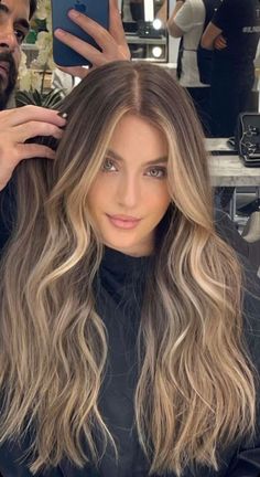 Matt Blonde Hair Color, Halo Lights Hair, Light Brown Hair With Highlights Pale Skin, Balayage For Green Eyes, Light Brown Dark Roots, Natural Hair Color Ideas For Brunettes Dark Brown Ash Blonde, Balayage Green Eyes, Hair Colours For Green Eyes, Brown Hair With Highlights Pale Skin