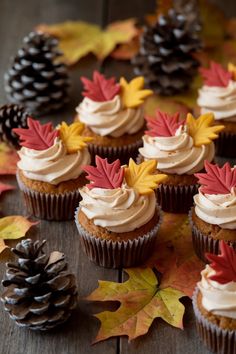 Fall Spice Cupcakes with Maple Buttercream Fall Leaves Cupcakes, Fall Buttercream Cupcakes, Simple Fall Cake Decorating, Wedding Cupcakes Ideas Simple, Fall Cupcakes Ideas, Fall Flower Cupcakes, Fall Cupcake Ideas, Thanksgiving Cupcakes Decoration, Fall Cupcakes Decoration