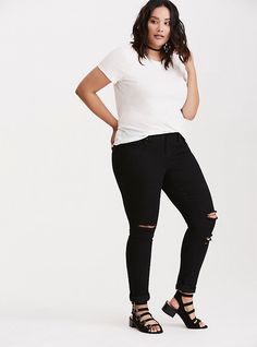 Plus Size Torrid Skinny Jeans - Black Wash with Destruction, BLACK Torrid Outfits, Casual Look For Women, Alexa Webb, Black Jeans Outfit, All I Ever Wanted, Photoshoot Inspo, Jeans For Women, Neutral Fashion, Inspired Outfits