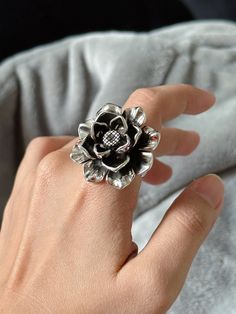 New Fashion Creative Exaggeration Flower Vintage Punk Party Jewelry Gifts for Women Adjustable size Adjustable Flower Ring For Party, Fashion Creative, Flower Vintage, Vintage Punk, Party Jewelry, Creative Fashion, Jewelry Party, Chicago Il, Vintage Flowers