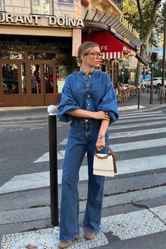 How To Style Wide Leg Jeans in 2024 — No Time For Style Looks Total Jeans, How To Style Wide Leg Jeans, Double Denim Outfit, Denim Shirt Outfit, Style Wide Leg Jeans, Wide Leg Jeans Outfit, Denim Street Style, Looks Jeans, Jeans Outfit Fall