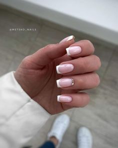 Classy Bridal Nails Square, Acrylic Nail Designs Classy, Wow Nails, Nude Nail, Nude Nail Designs, Manicure Gel, Simple Gel Nails, Nails Only, Bling Acrylic Nails