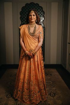 Groom's Mother Dress Indian, Lehengas For Mother Of Bride, Bride Mother Dress Weddings Indian, Saree For Grooms Mother, Indian Mom Wedding Outfits, Sangeet Outfit For Mother, Bride Mother Outfit Indian Lehenga, Lehenga For Mom Of Bride, Lehenga For Bride Mother