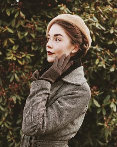 Fall And Winter Outfits, Outfits And Accessories, Outfits Retro, Cashmere Gloves, Vintage Soul, Moda Vintage, Vintage Pinup, Style Crush