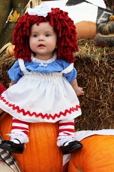 The sweetest Raggedy Ann costume Halloween Kostüm Baby, Halloween Costume Hats, Halloween Costumes To Make, Halloween Creative, Diy Costumes Kids, Hallowen Costume, Masks Diy