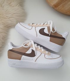 White And Brown Nike, Shoes For Women Brown, Brown And White Sneakers, Trendy Nike Shoes For Women, Tan Air Force 1, Brown And Beige Outfit, Brown Nikes, Cute Shoes For School, Nike Shoes Collection