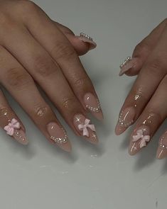 Elegant Short Nail Designs Classy, Nail Inspiration With Charms, Bridgerton Themed Nails, Coquette Nails Acrylic Almond, Diamond Almond Nails, Almond Nails With Bow, Black Coquette Nails, January Manicure, Korean Nails Short