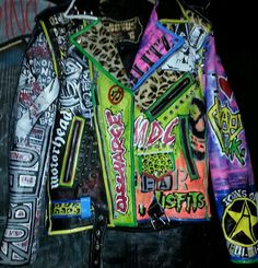 GBH Coat Punk Rock Art, Colorful Punk, Punk Leather Jacket, Battle Jackets, Chica Punk, Punk Fashion Diy, Painted Leather Jacket, Punk Looks, Custom Leather Jackets