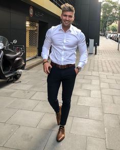 Black Pants Brown Shoes, Black Pants Outfit Men, Brown Shoes Outfit, Black Trousers Outfit, Black Pants Outfit, Brown Shoes Men, Der Gentleman, White Shirt Outfits