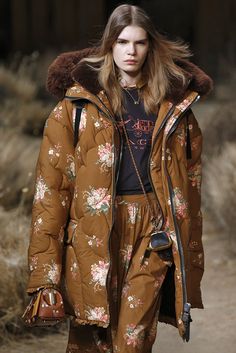 F17 Coach Winter 2023 Runway, Jacket Trend, Coach Fashion, Cute Nike Outfits, Mid Length Sleeves, Sleeveless Pullover, Winter 2023, Fashion 2018