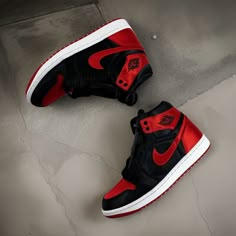 Air Jordan 1 High Og "Satin Bred" Brand New Never Worn ! Size : 10.5 Men / 12 Women Satiny Shine And Iconic Colorsthat's A Wardrobe-Worthy Combo. On A Classic Shoe. And In Women's Sizing For The First Time. Need Any More Reasons To Treat Yourself? We Didn't Think So. Benefits Textile Upper Gives You A Satiny Take On The Classic Aj1. Rubber Outsole Is Durable And Gives You Traction On A Variety Of Surfaces. Nike Air Technology Absorbs Impact For Cushioning With Every Step. Product Details Wings L Teen Boy Shoes Nike Air Jordans, Mens Shoes Sneakers Nike Air Jordans, Hype Shoes Men, Shoes You Need, Tenis Nike Jordan, Jordan 1 Outfit Men, Nike Air Jordan Shoes, Nike Fashion Shoes, Nike Shoe