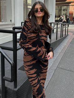 Cropped Outfits, Mode Prints, Animal Print Maxi Dresses, Sweater Boho, Woolen Dresses, Maxi Bodycon Dress, Flare Sleeve Dress, Pencil Skirt Dress, Bodycon Maxi Dresses