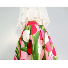 A cute skirt with a vivid tulip pattern. The flower language of tulips is "confession of love" and "beautiful eyes". The gorgeous colors are reminiscent of a beautiful and loving maiden, and just wearing it will make you feel happy.



 <Size>



 small size



 Total length: 68cm

 Waist: 64cm




 medium size



 Total length: 68cm

 Waist: 68cm




 L size



 Total length: 69cm

 Waist: 72cm




 XL size



 Total length: 69cm

 Waist: 76cm




 XXL size



 Total length: 70cm

 Waist: 80 Green Skirt For Spring Garden Party, Multicolor Floral Print Skirt For Garden Party, Spring Pink Floral Print Skirt, Pink Floral Print Skirt For Spring, Red Floral Print Skirt For Spring, Multicolor Long Skirt For Garden Party, Multicolor Floral Print Flared Skirt, Multicolor Flowy Skirt For Garden Party, Lined Multicolor Skirt For Garden Party