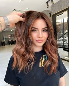 Rambut Brunette, Soya Mumu, Ginger Hair Color, Brown Hair Balayage, Brown Balayage, Hair 2024, Balayage Brunette, Auburn Hair