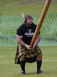 Braemar Scotland, Leg Day Humor, Scottish Highland Games, Big And Tall Style, Hunks Men, Highland Games, Men In Kilts