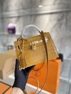 1:1 Replica Bags   Dimensions: 22 cm / 8.7 inches    This Product Is Of The Best Quality.  The Production Time Is 3-5 Working Days.  Includes Box, Dust Bag, Care Manual, Booklet, Card, Bill Of Sale…  No scarf and no pony attached Mini Kelly Crocodile, 2024 Bags, Mini Kelly, Gg Belt, Bill Of Sale, Alligator Crocodile, H&m Shoes, Lv Shoes, Lv Belt