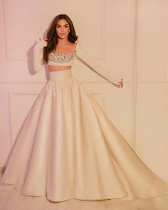 Trendy Outfits Indian, Indian Outfits Lehenga, Wedding Lehenga Designs, Lehenga Designs Simple, Indian Bride Outfits, Traditional Indian Dress, Indian Dresses Traditional, Traditional Indian Outfits, Indian Bridal Dress