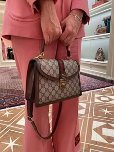 Purse Wishlist, Gucci 2022, Gucci Bag Outfit, 2024 Bags, Shoe Locker, Gucci Bags Handbags, New Gucci Bags, Gucci Products, Purse Gucci