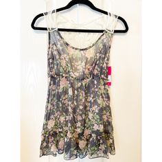 Floral Top With Elastic And Sleeveless Gray Sleeveless Camisole For Summer, Gray Camisole Tank Top For Summer, Gray Summer Tank Camisole, Summer Gray Tank Camisole, Gray Tank Camisole For Summer, Gray Floral Print Tops For Summer, Gray Floral Print Summer Tops, Gray Sleeveless Tank Top For Beach, Gray Sleeveless Tank Top For The Beach