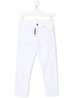 Give you ked that rock and roll flare whit these white stretch cotton distressed-effect straight jeans from DSQUARED2 Kids. At least during guitar lessons. Featuring a five-pocket design, belt loops, a button & zip fastening, a straight leg, distressed effects and a leather brand patch to the rear. Cotton Jeans, Black Friday Promotions, Ripped Denim, Boys Jeans, Casual Trousers, Guitar Lessons, Boys Casual, White Shop, Pocket Design