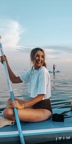 Zoe Sugg Outfits Summer, Zoe Sugg Aesthetic, Zoe Sugg Style, Zoe Sugg Outfits, Zoella Outfits, 2010 Vibes, Comfort Youtubers, Zoe Sugg, Julia Berolzheimer