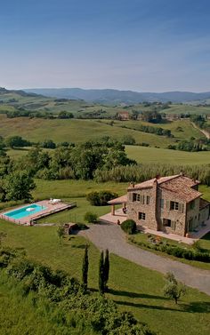 VILLA ANDREOLI | Villa in Tuscany, 5 bedrooms, pool | TUSCANYRETREATS Tuscany House, Stone Villa, Italy Vibes, Italian Farmhouse, Italy House, Italy Villa, Villas In Italy, Tuscany Villa, Italy Tuscany