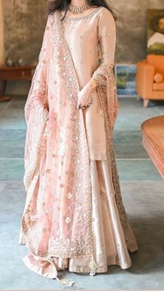 Simple Pakistani Dresses, Pakistani Bridal Wear, Designer Party Wear Dresses, Designer Dresses Casual, Stylish Party Dresses