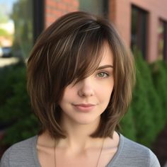 Medium Shoulder Length Haircut, Hair Shoulder Length Styles, Shoulder Length Hair Women, Shoulder Length Layered Hair With Bangs, Layered Shoulder Length Hair With Bangs, Shoulder Length Bob With Bangs, Feminine Short Haircuts, Hairstyles For Picture Day, Monday Hair