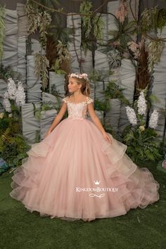 "Gorgeous blush pink and peach flower girl dress with multilayered skirt, satin corset with lace. Specially designed of unique girls dress pattern for your chic special occasions, wedding, birthday, first communion, pageant, bridesmaid party, Christmas. Item material: upper layer of the skirt - tulle middle layer of the skirt - tulle lower layer of the skirt - taffeta corset - satin with lace, buttons. Item color: Blush pink and peach Size: 12m-2-3-4-5-6-7-8-9-10 The size chart is the picture of Peach Flower Girl Dress, Photo Shoot Wedding, Gray Flower Girl, Fairy Prom Dress, Purple Flower Girl Dress, Flower Gown, Flower Girl Dresses Blue, Pink Flower Girl Dresses, Pretty Quinceanera Dresses